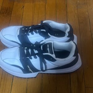 Karl Lagerfeld Men’s White and Black Lace-Up Low-Top Sneakers